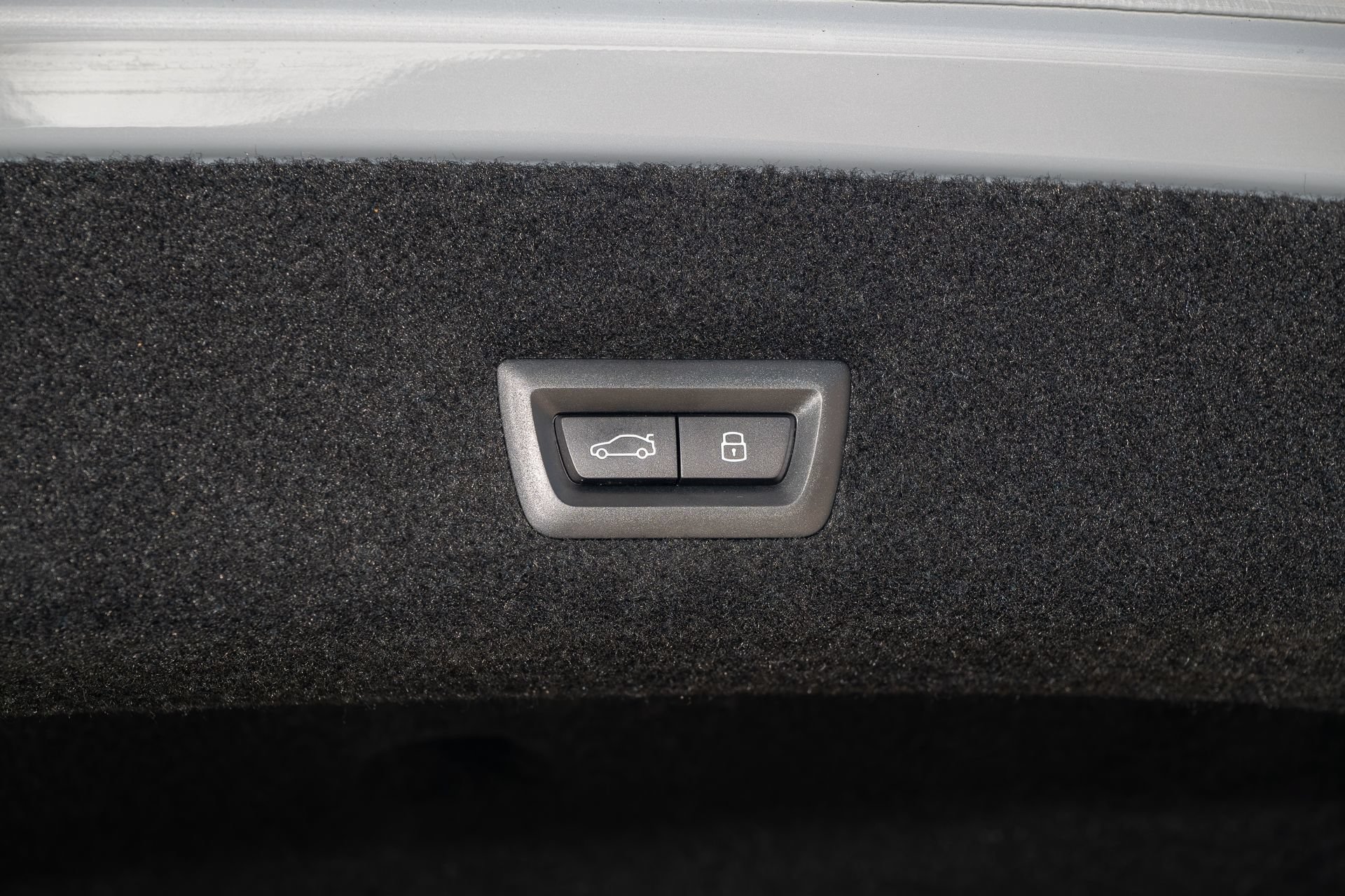 Used 2023 BMW 740i w/ Parking Assistance Package RWD image 16