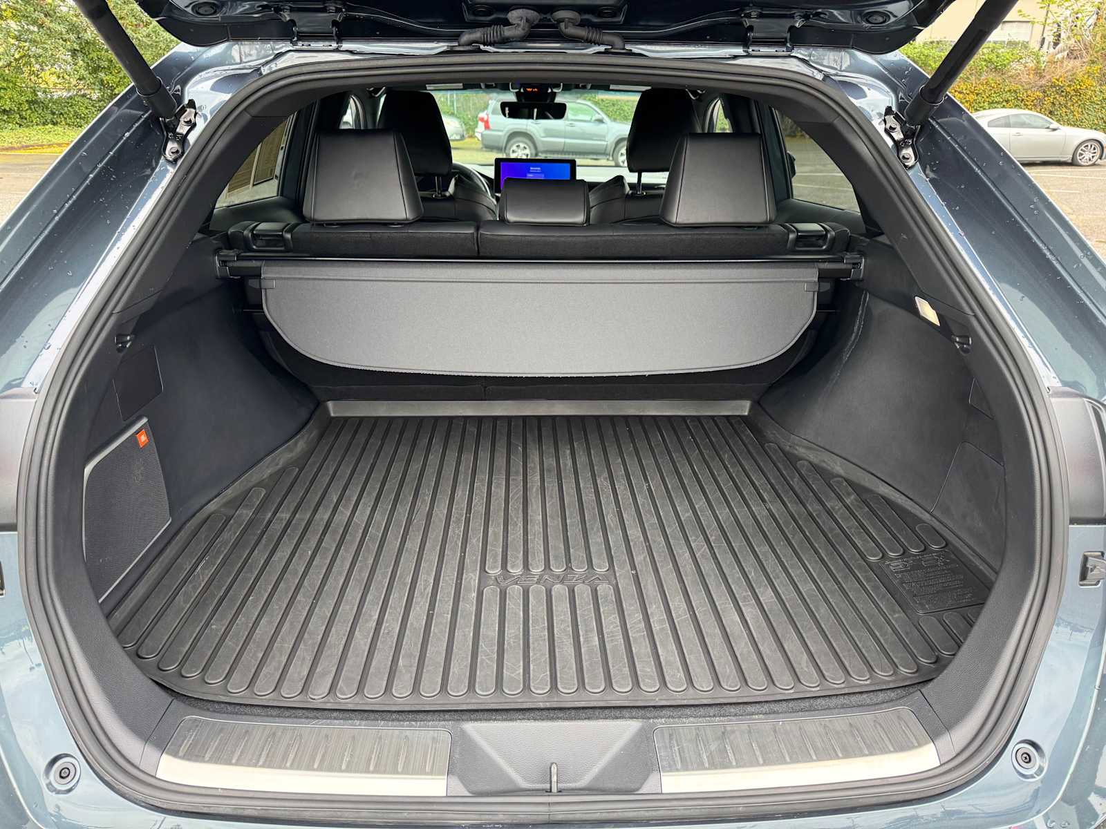 Certified 2024 Toyota Venza XLE AWD/4WD image 16