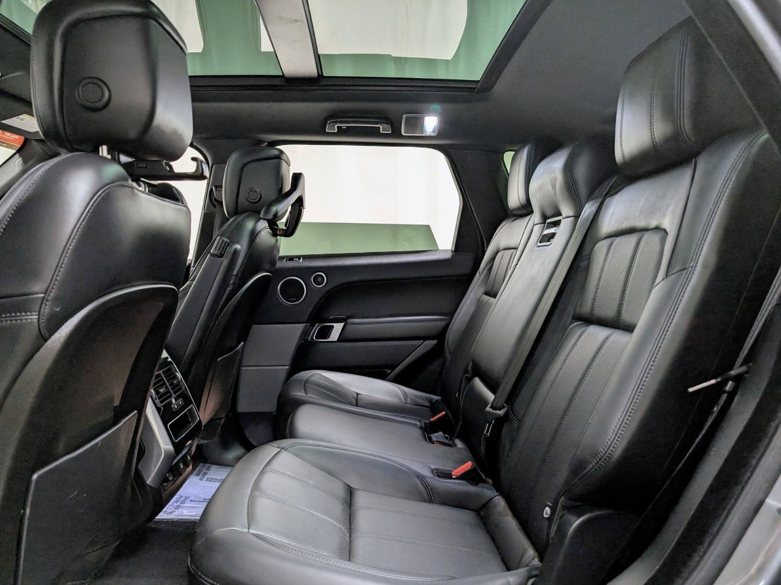Used 2018 Land Rover Range Rover Sport HSE AWD/4WD image 17