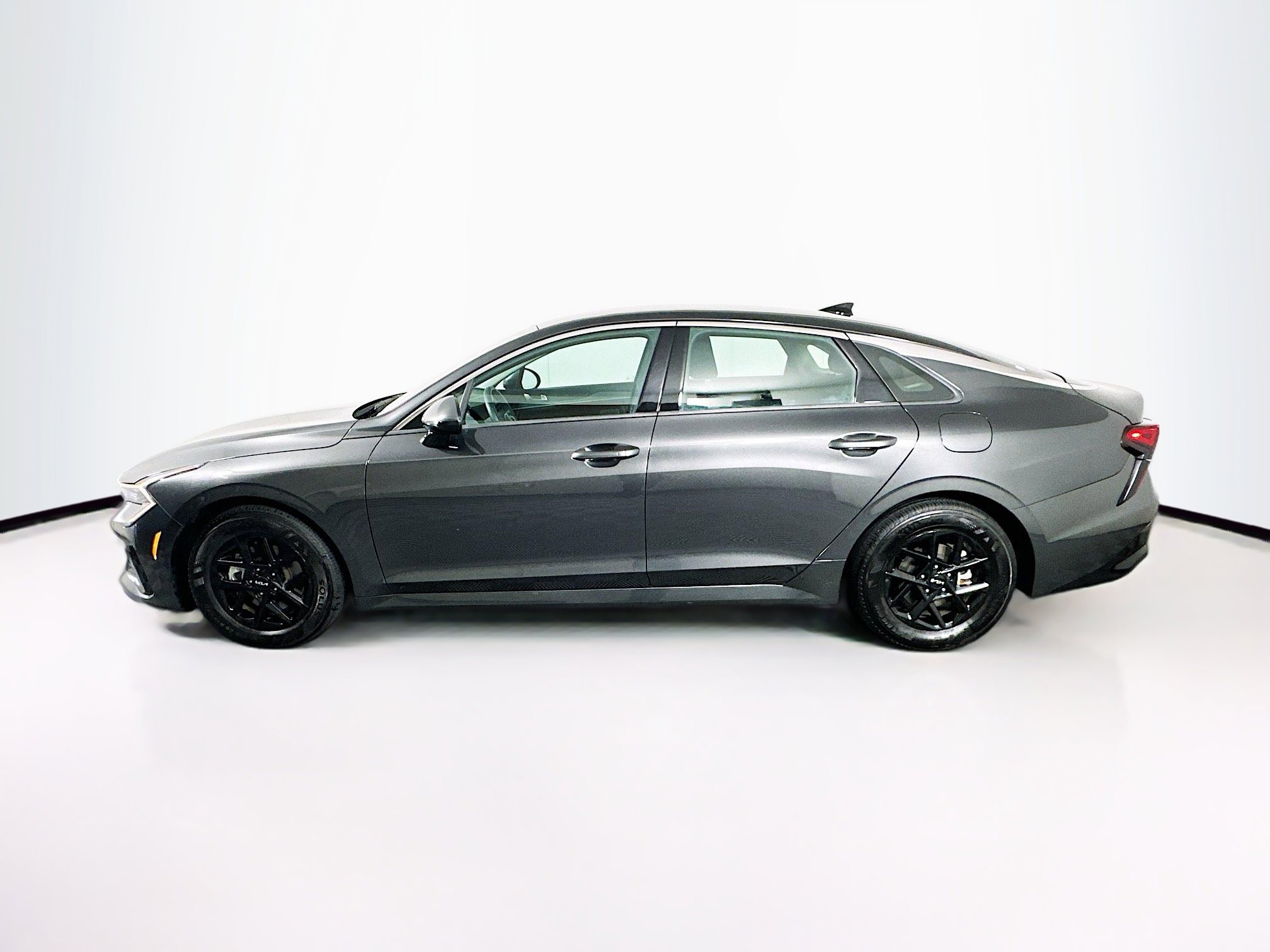Used 2025 Kia K5 LXS FWD image 4
