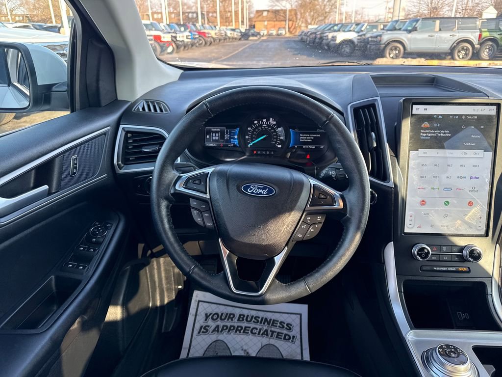 Used 2024 Ford Edge SEL image 17