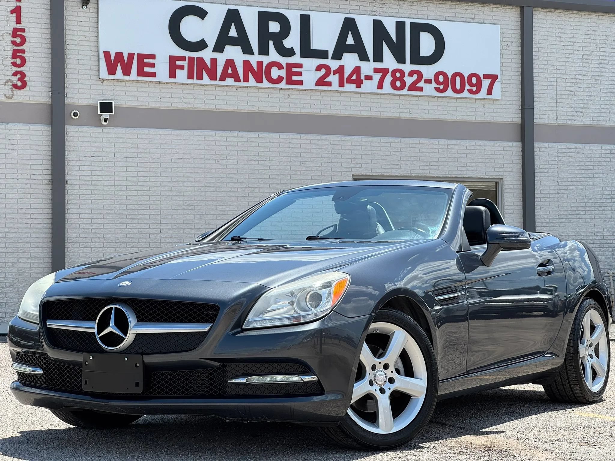 Used 2015 Mercedes-Benz SLK 250 image 1