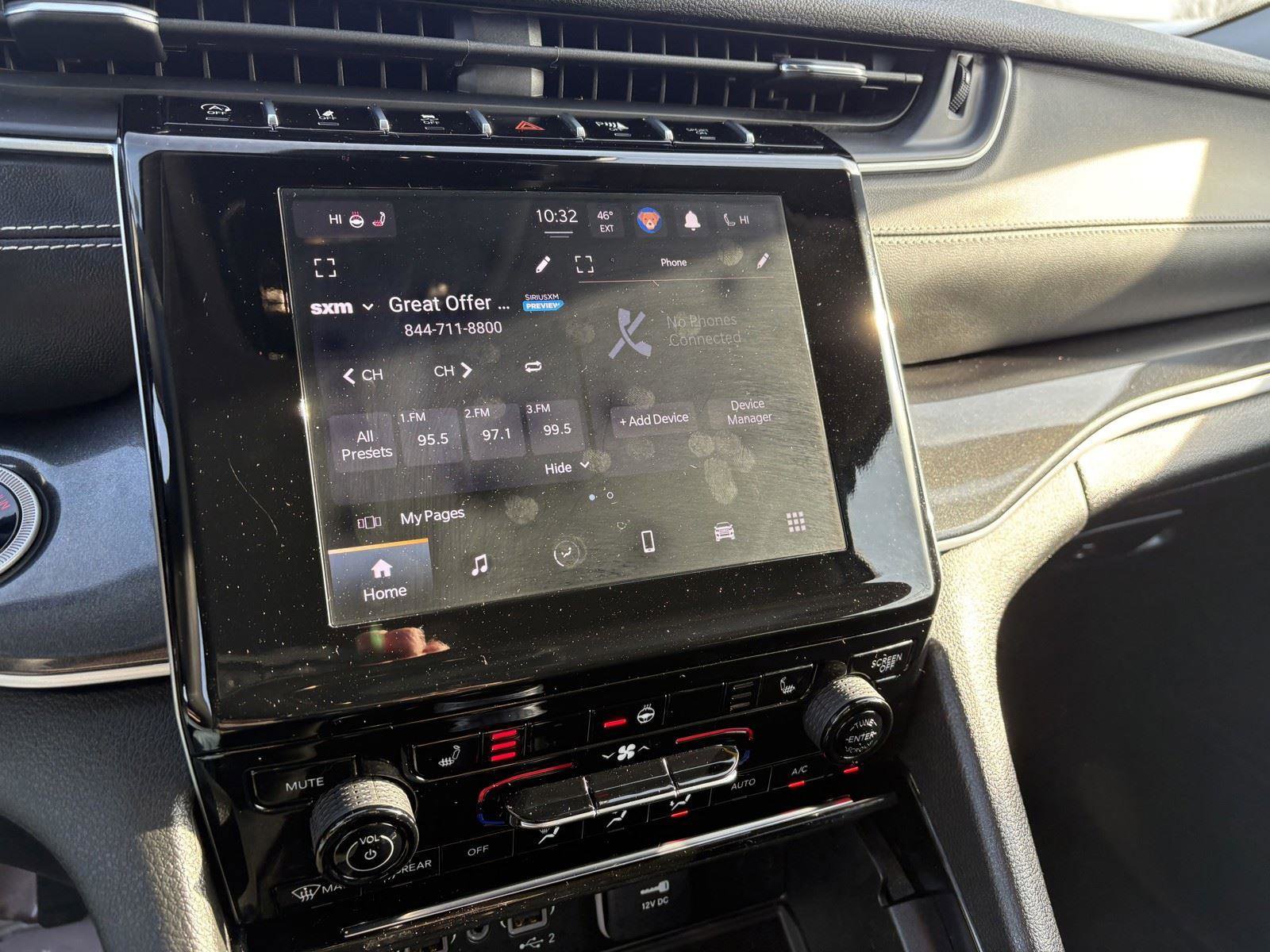 Used 2023 Jeep Grand Cherokee Laredo w/ Luxury Tech Group I image 16