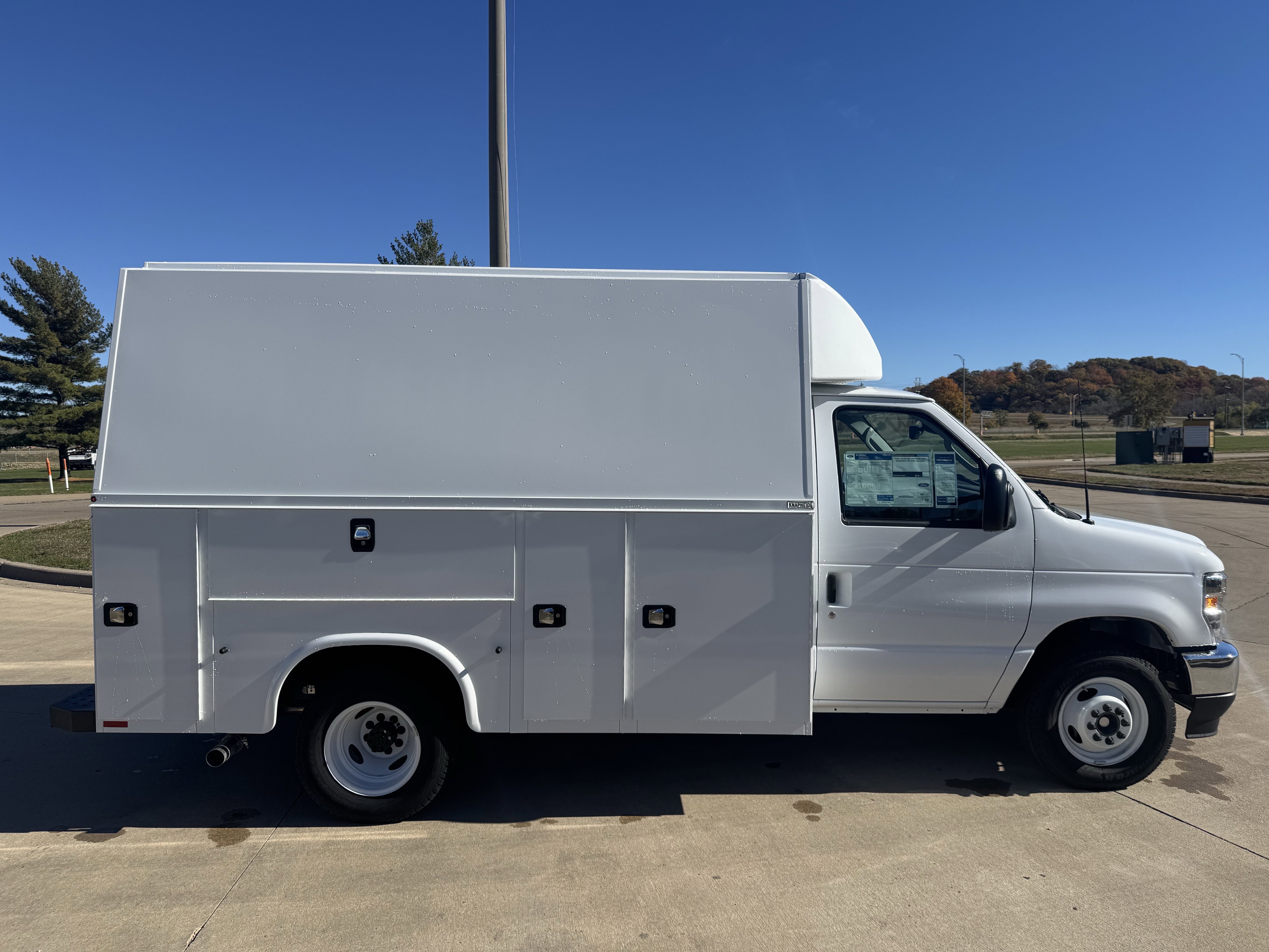 New 2026 Ford E-350 and Econoline 350 Super Duty w/ Power Equipment Group image 8