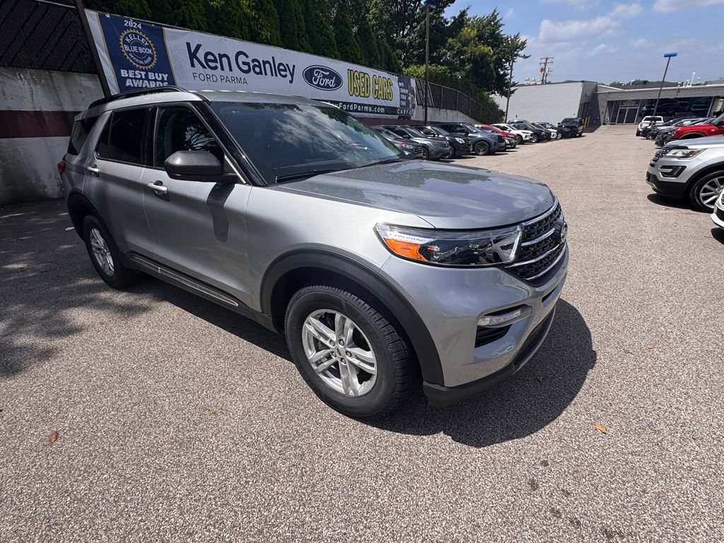 Certified 2023 Ford Explorer XLT w/ Equipment Group 202A AWD/4WD image 7