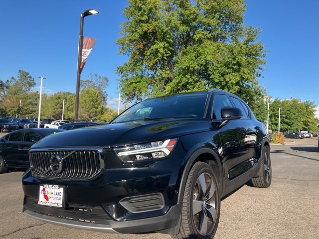 Used 2019 Volvo XC40 T5 Momentum