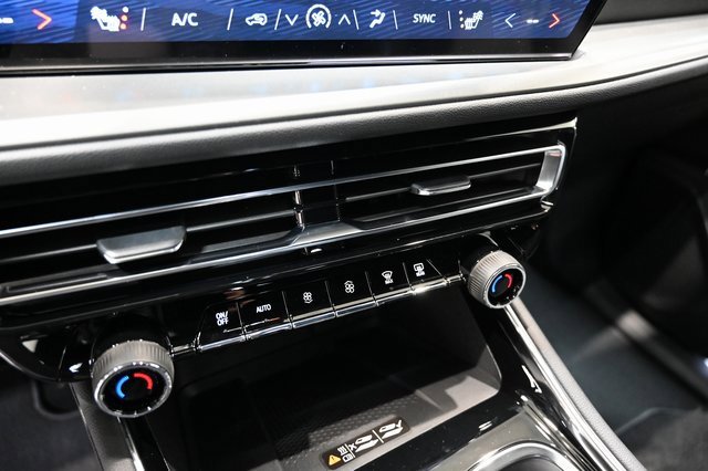 New 2026 Chevrolet Traverse LT w/ Driver Confidence Package image 18