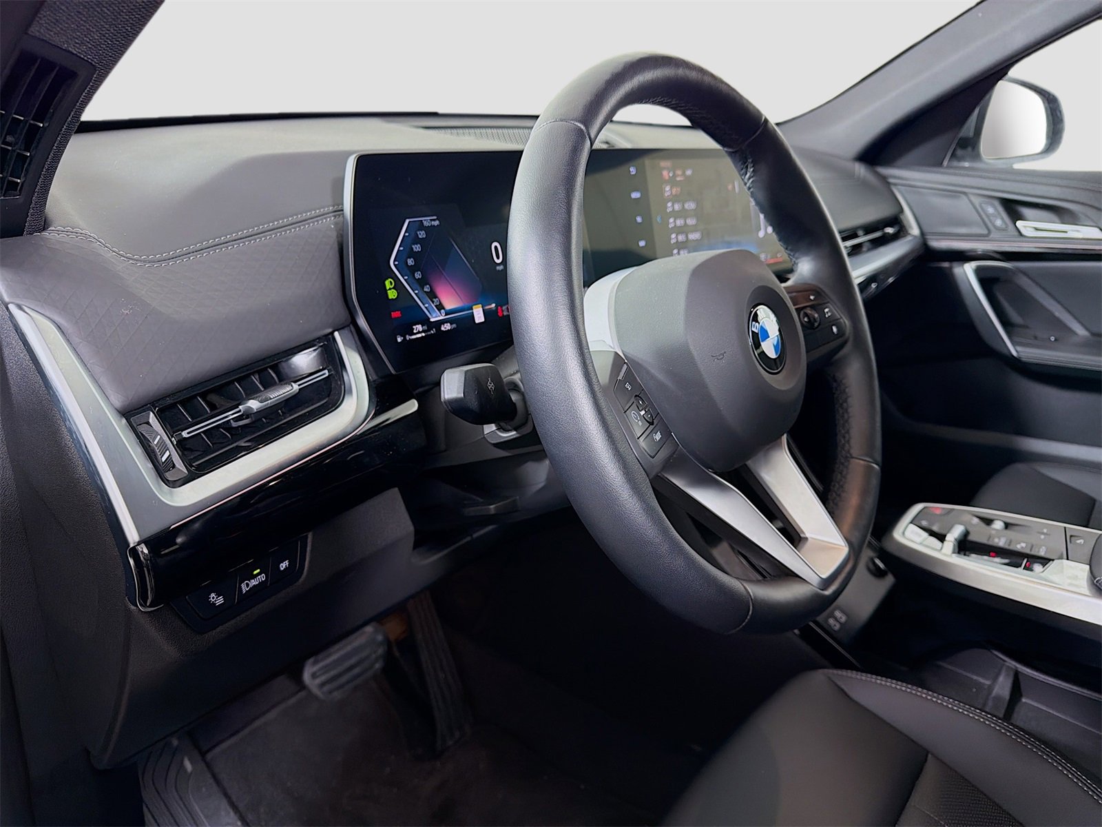 Used 2025 BMW X2 xDrive28i image 10