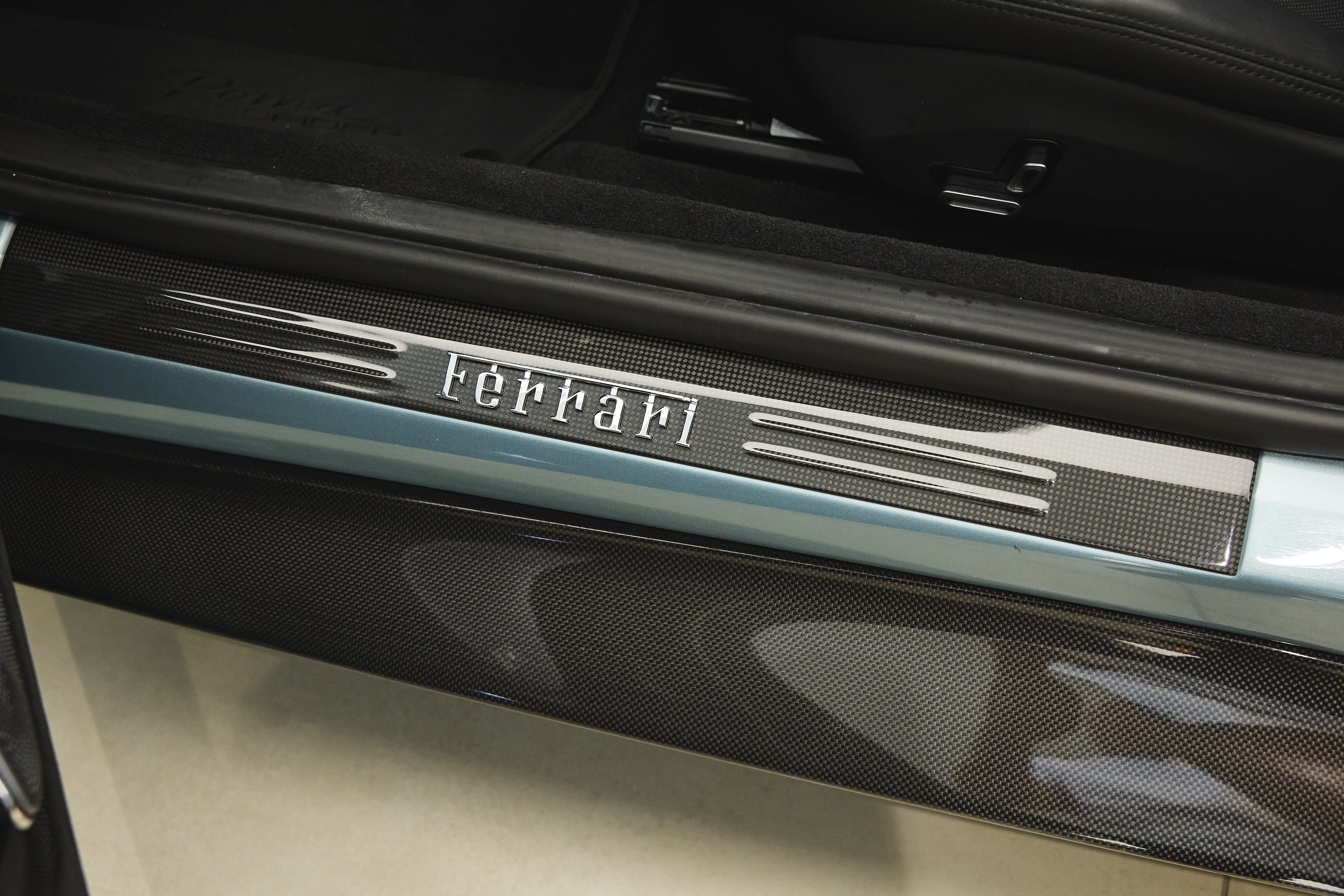 Used 2024 Ferrari Roma Spider RWD image 33