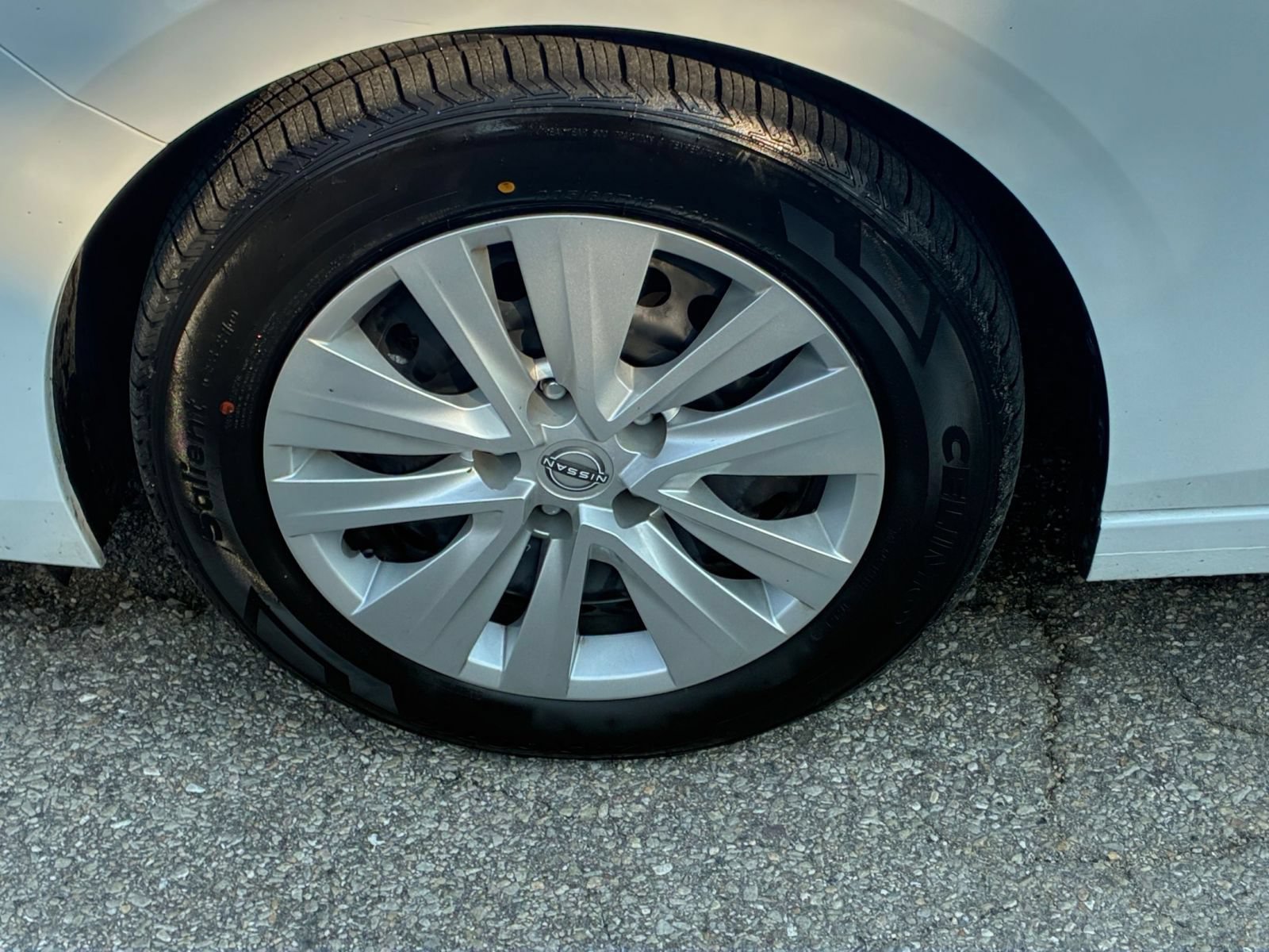 Used 2025 Nissan Sentra S FWD image 20