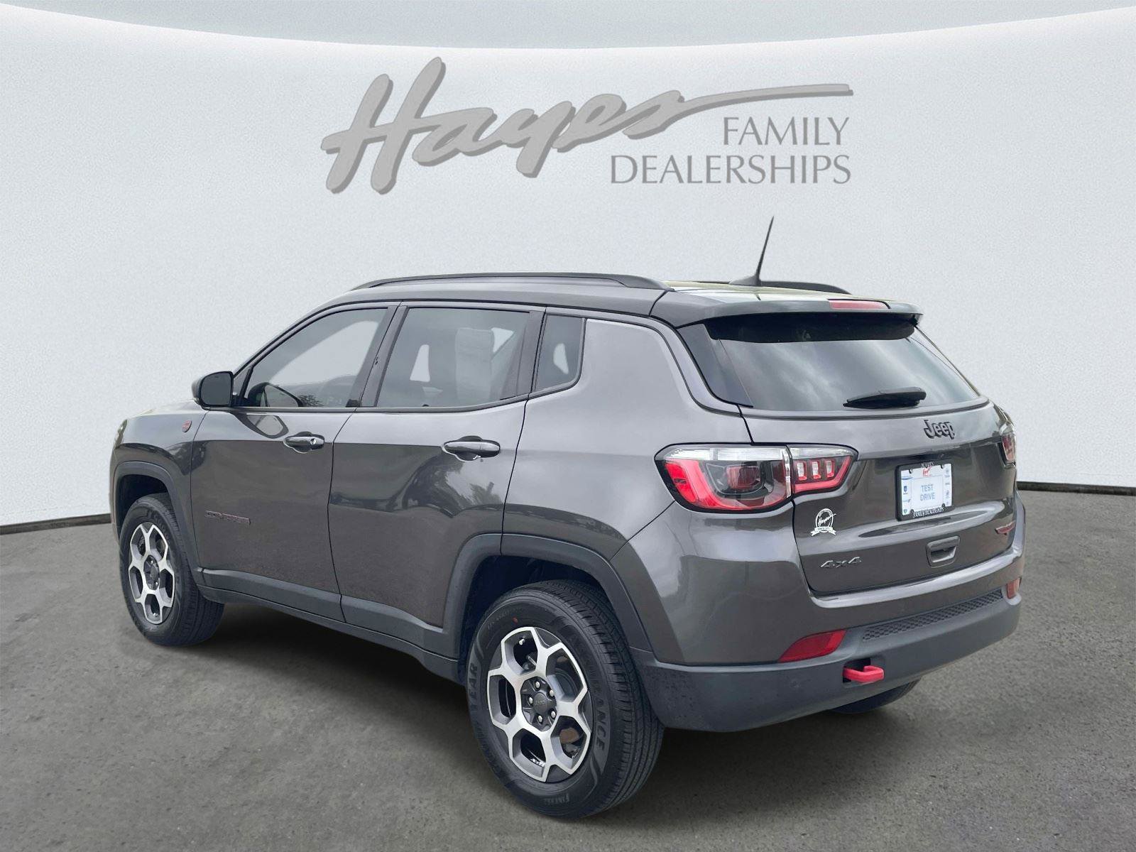 Used 2022 Jeep Compass Trailhawk w/ Trailhawk Convenience Group image 5