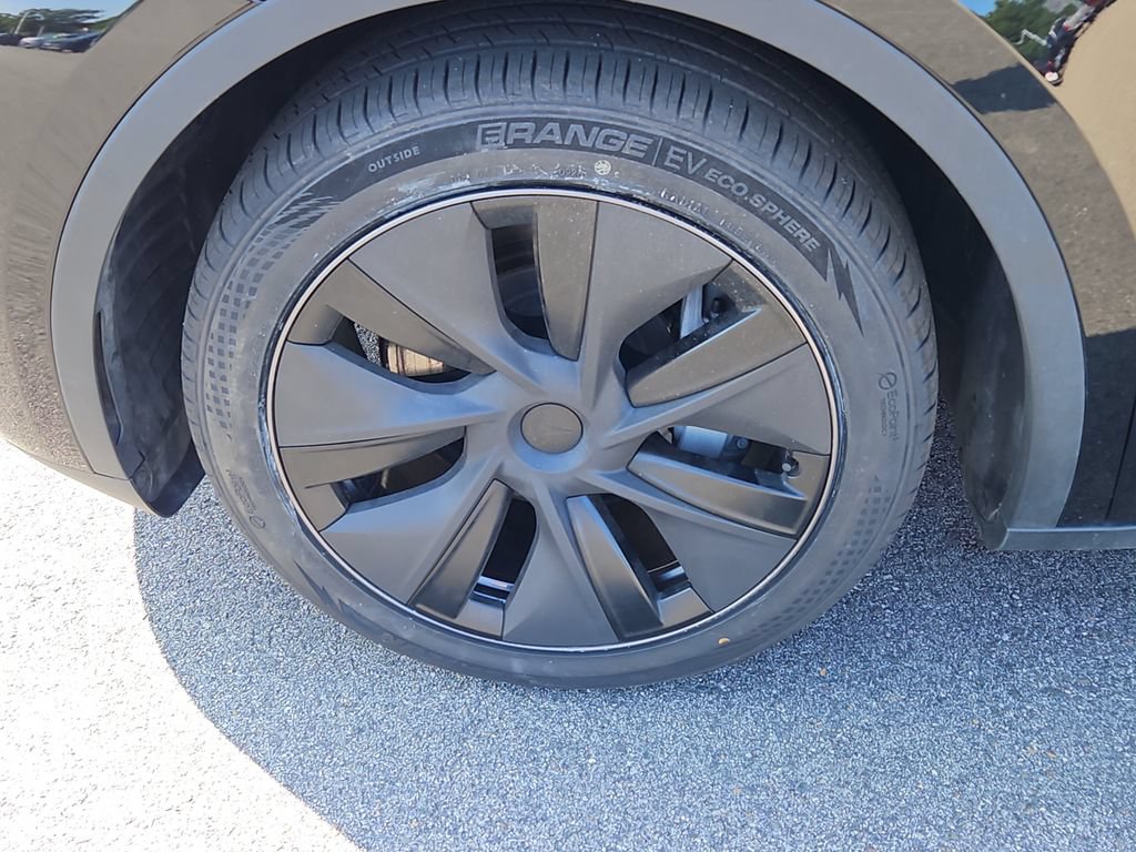 Used 2025 Tesla Model Y Long Range AWD/4WD image 5