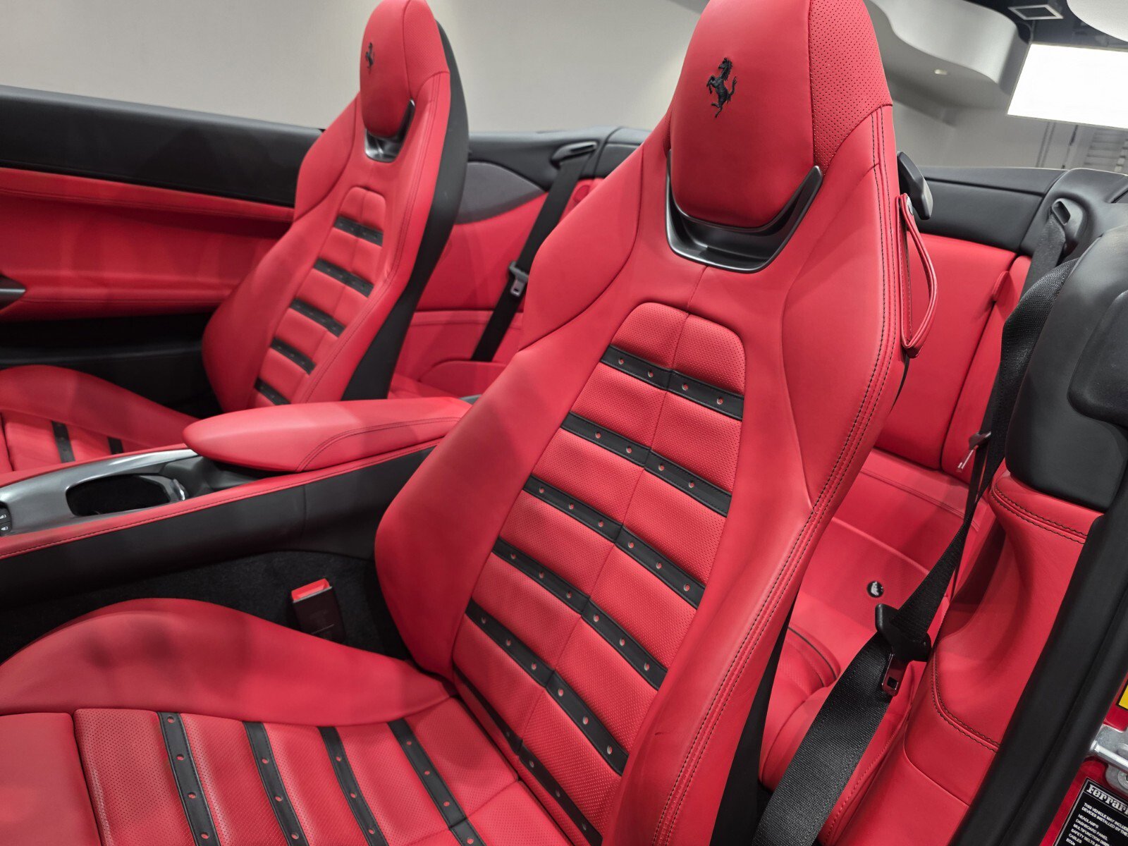 Used 2022 Ferrari Portofino M image 11