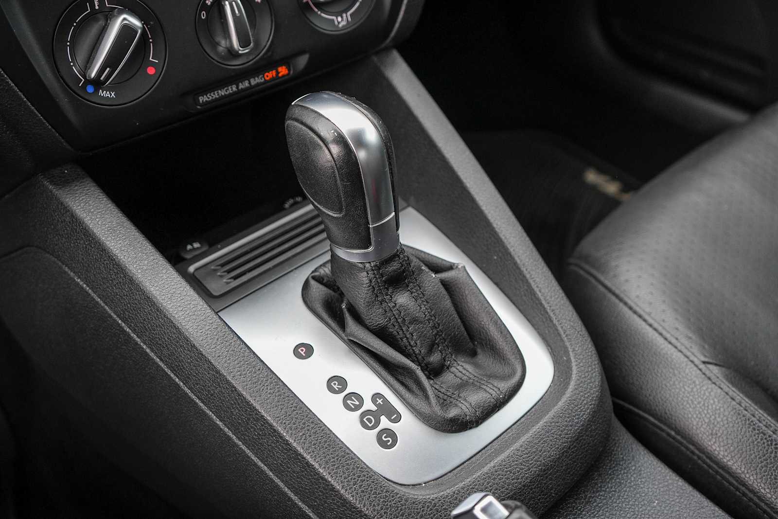 Used 2014 Volkswagen Jetta SE FWD image 22