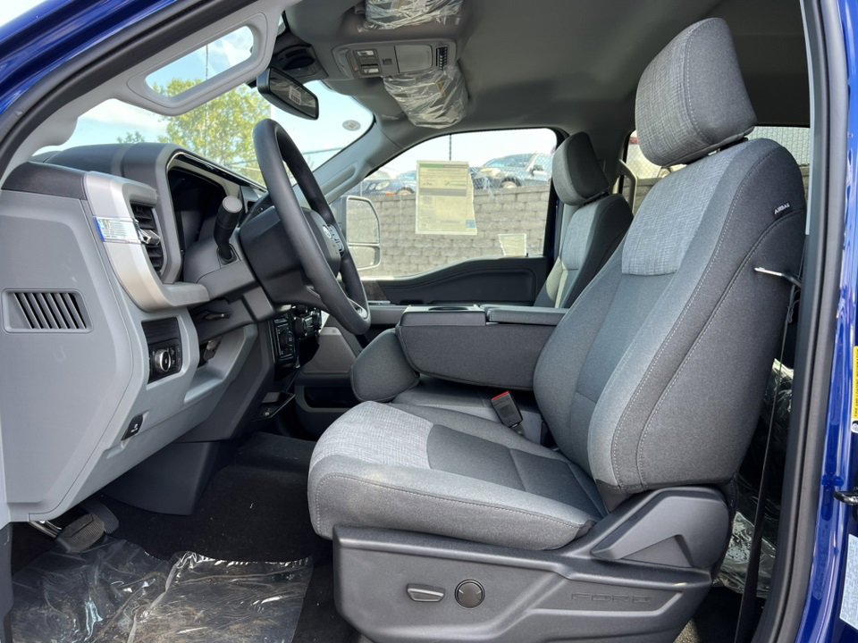 New 2026 Ford F250 4x4 Crew Cab Super Duty image 4