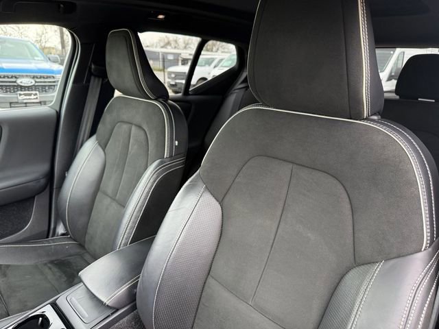 Used 2021 Volvo XC40 P8 Recharge image 22