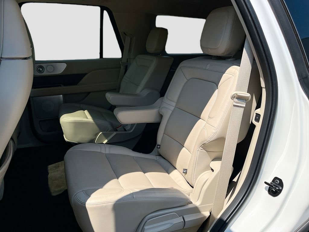 Used 2021 Lincoln Navigator Reserve w/ Luxury Package image 31