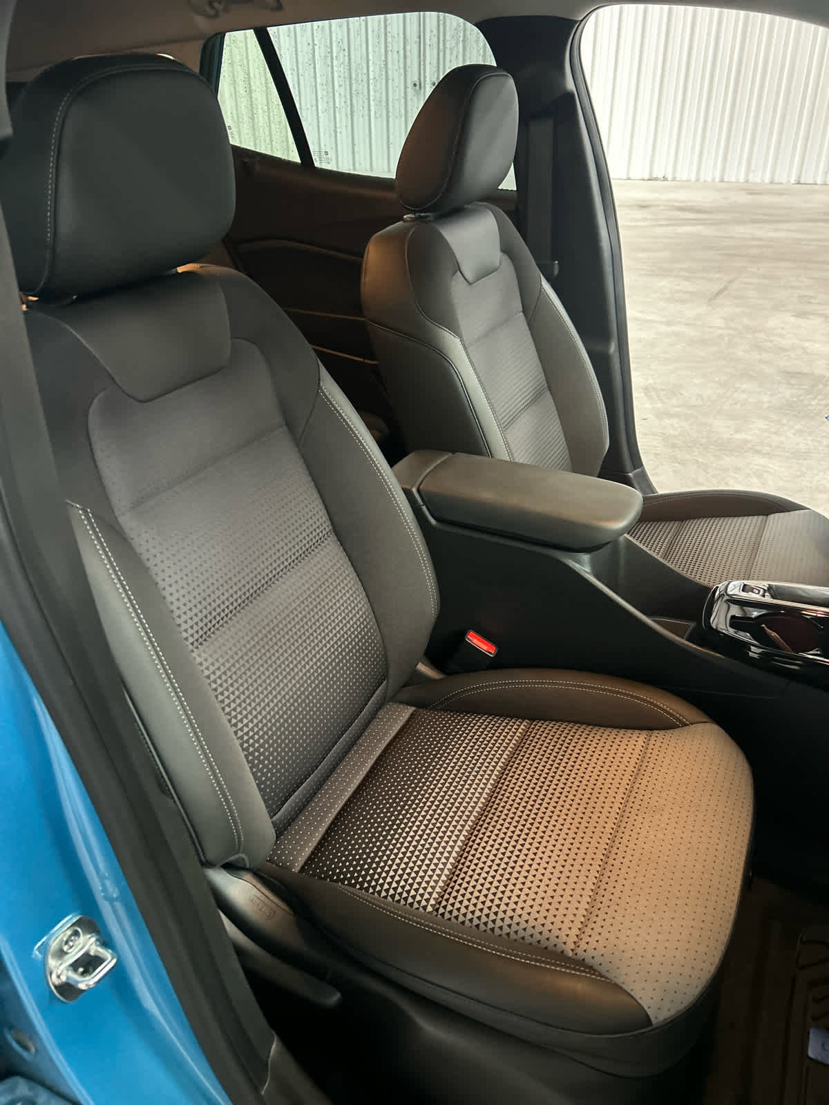 Used 2025 Chevrolet Trax LT w/ Driver Confidence Package image 23