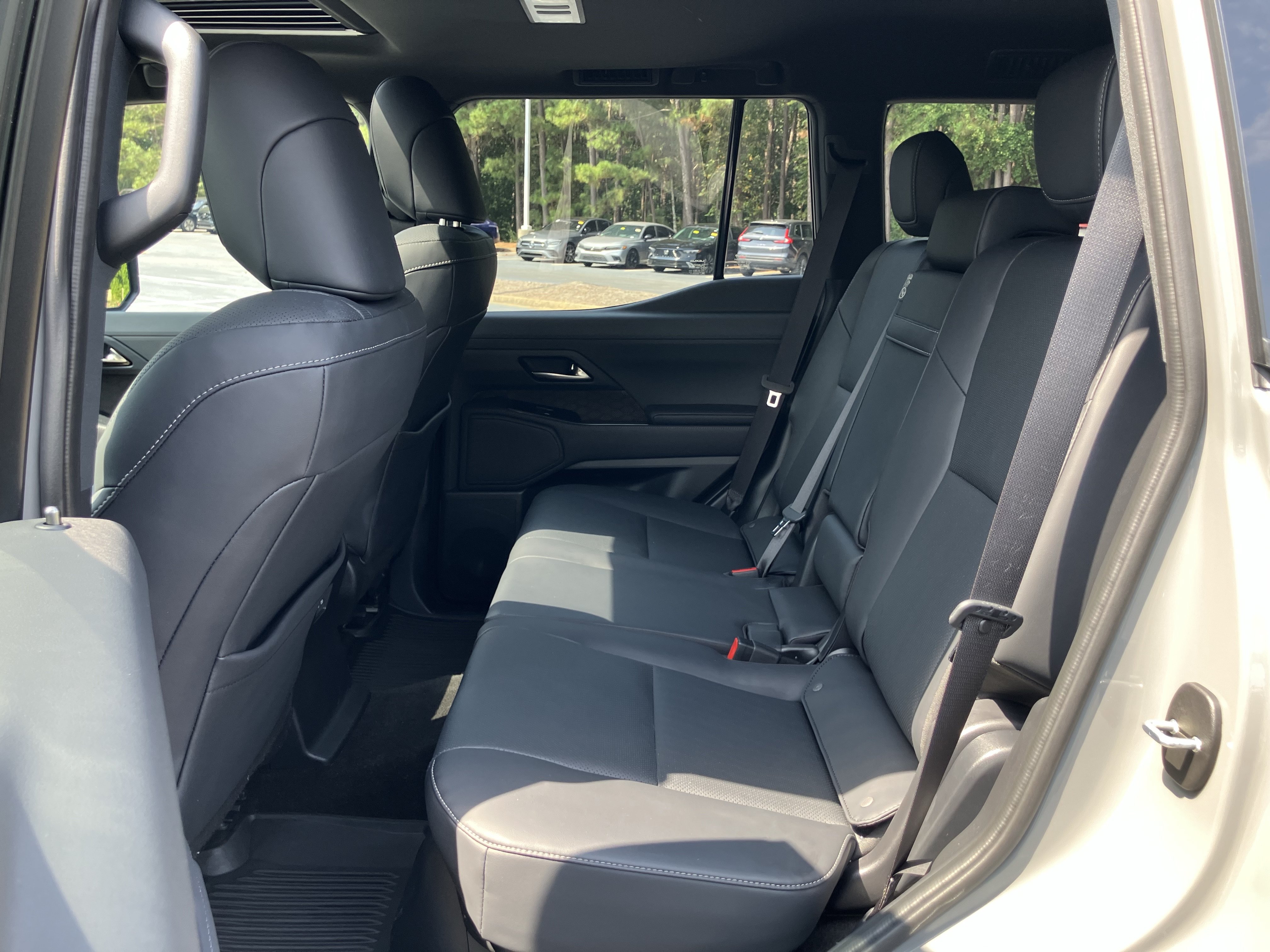 Used 2025 Lexus GX 550 w/ Accessory Package (2T) AWD/4WD image 32
