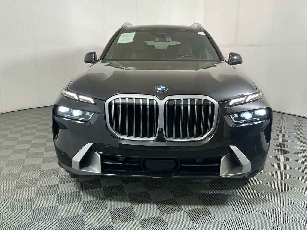Certified 2025 BMW X7 xDrive40i AWD/4WD image 3