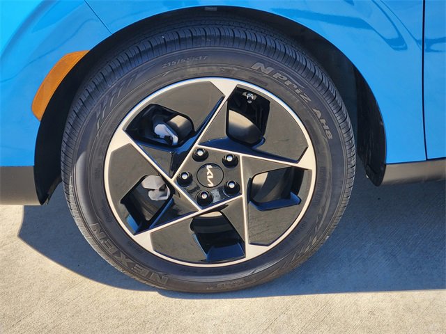 Certified 2025 Kia Soul EX image 12