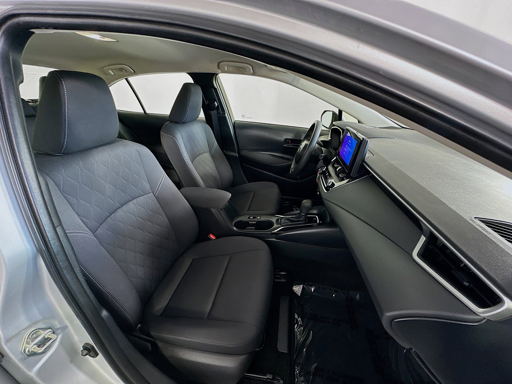 Used 2023 Toyota Corolla LE image 27