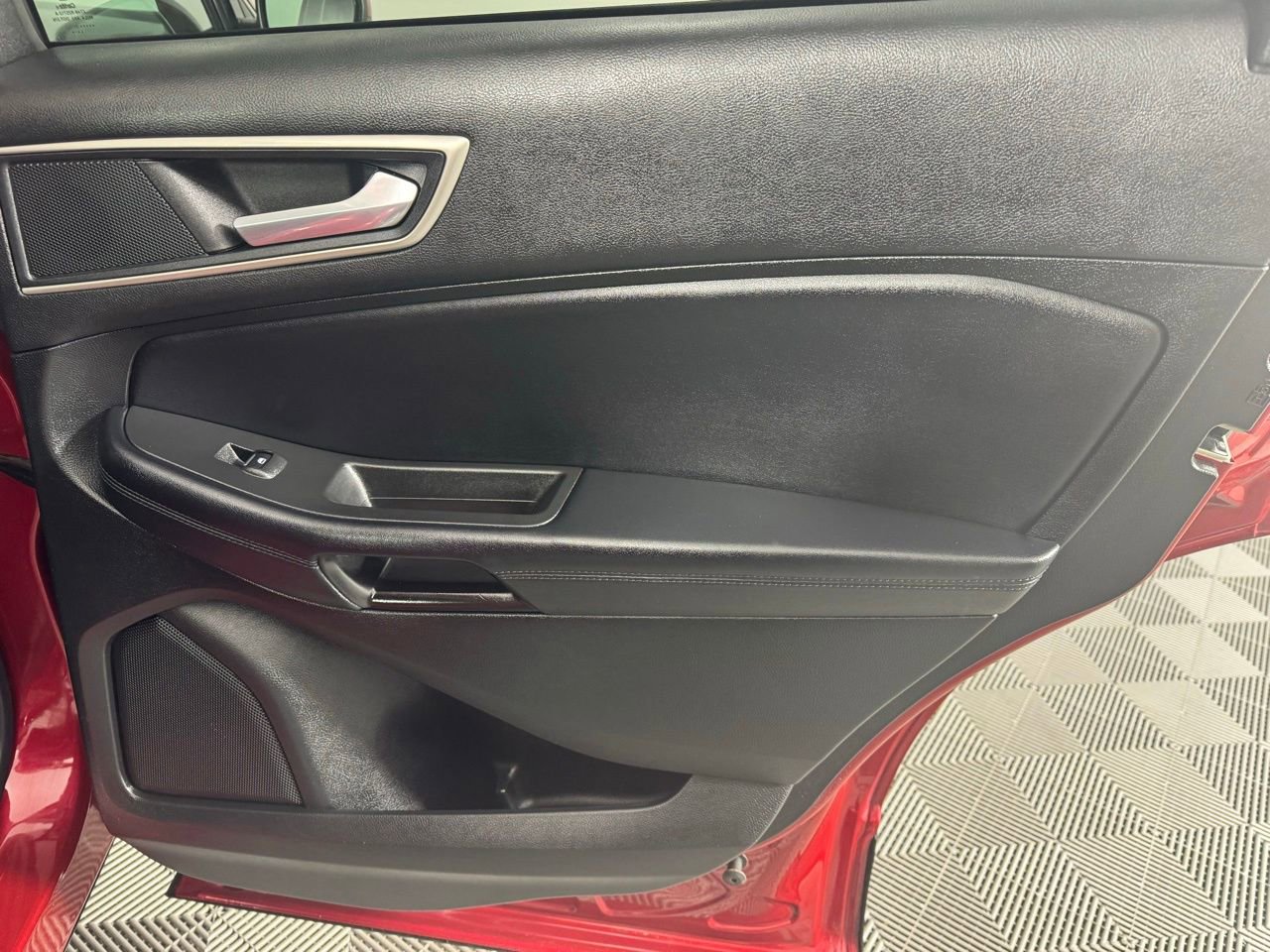 Used 2023 Ford Edge SEL image 26