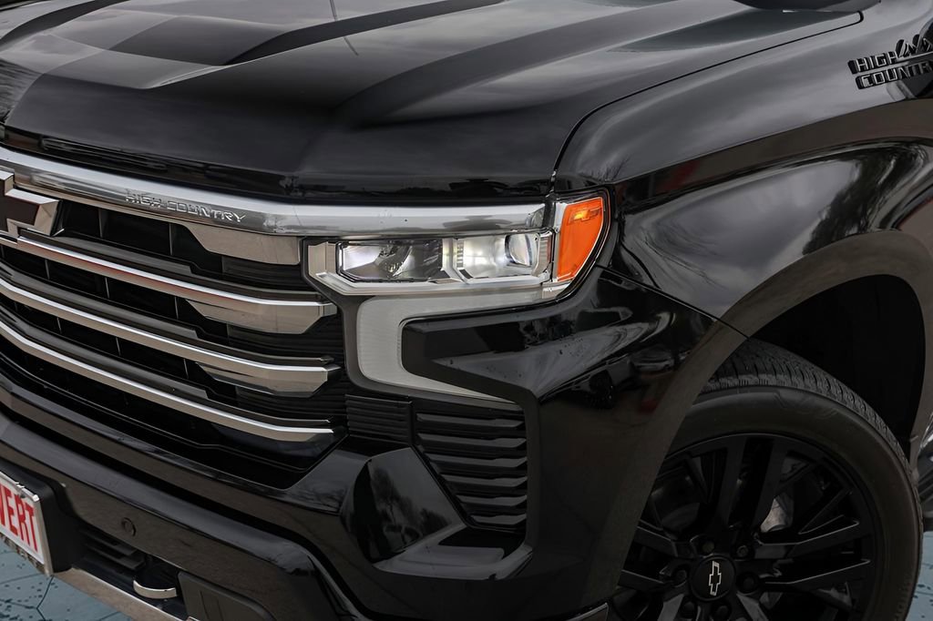 Certified 2023 Chevrolet Silverado 1500 High Country w/ Technology Package image 3