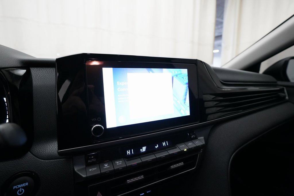 Used 2025 Toyota Camry LE image 6