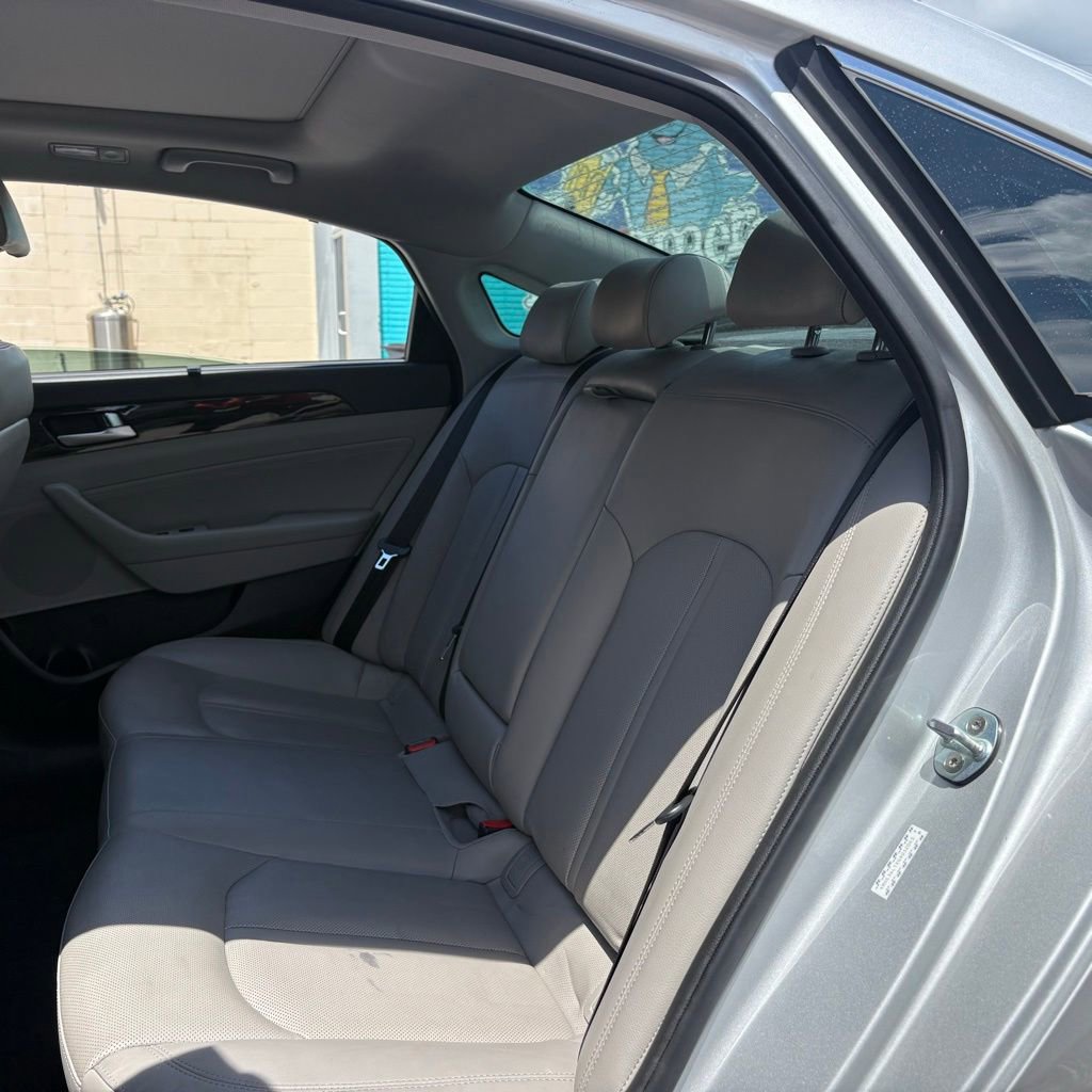 Used 2016 Hyundai Sonata Limited w/ Option Group 02 FWD image 11