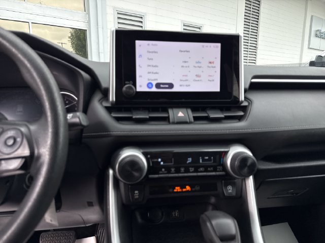 Used 2023 Toyota RAV4 LE AWD/4WD image 18