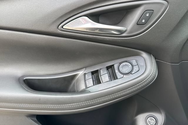 Used 2024 Buick Encore GX Sport Touring FWD image 11