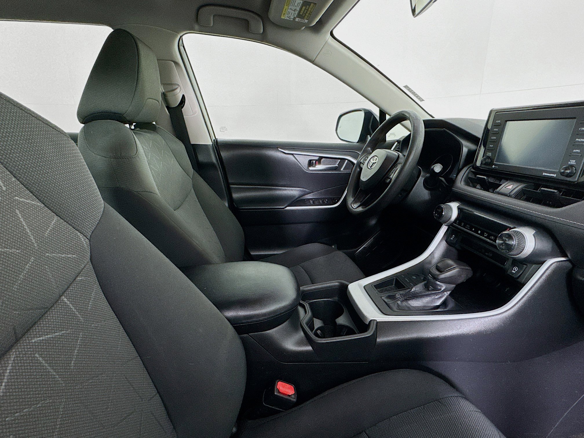 Used 2021 Toyota RAV4 XLE image 28