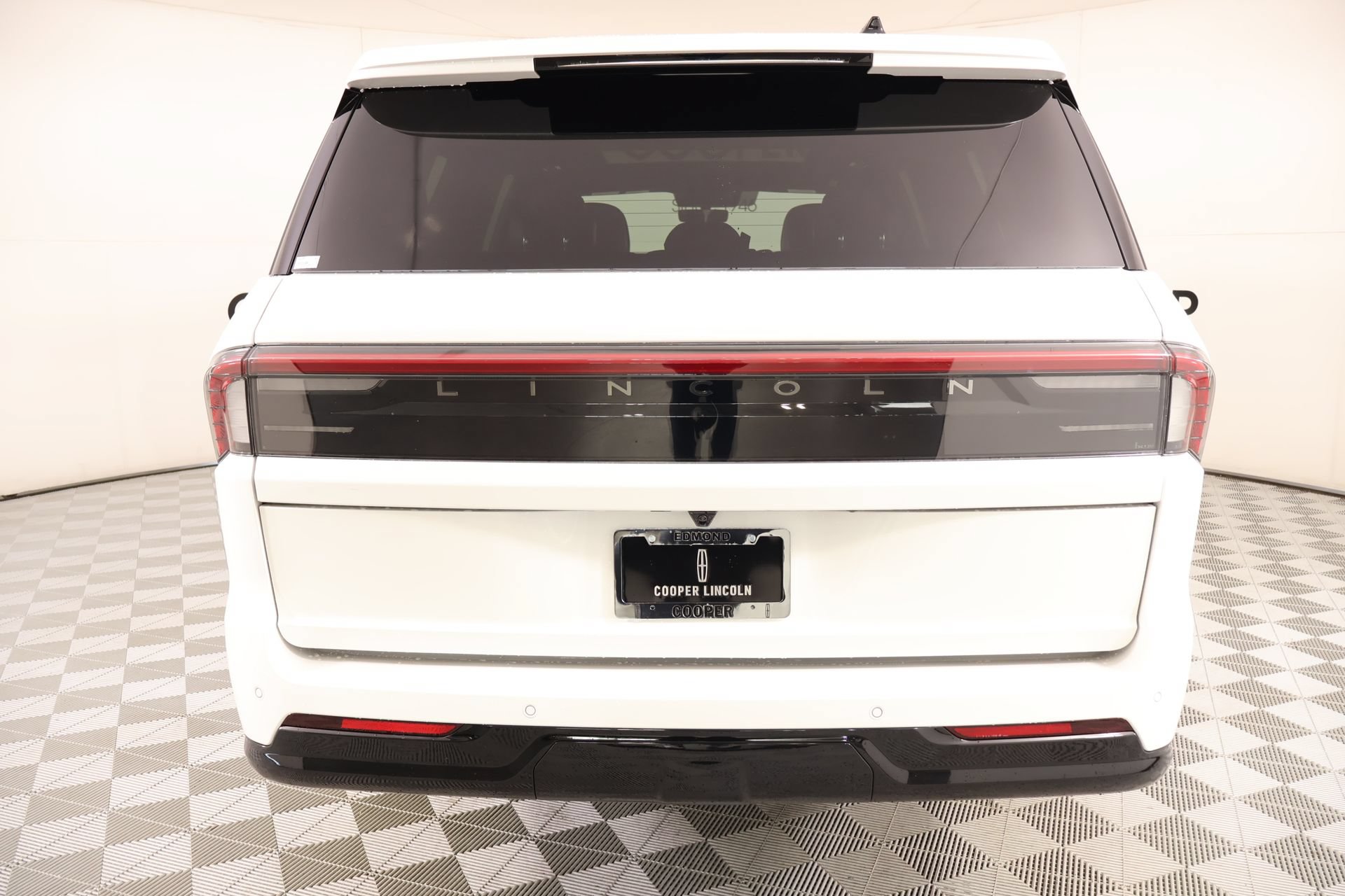 New 2026 Lincoln Navigator L Reserve AWD/4WD image 24