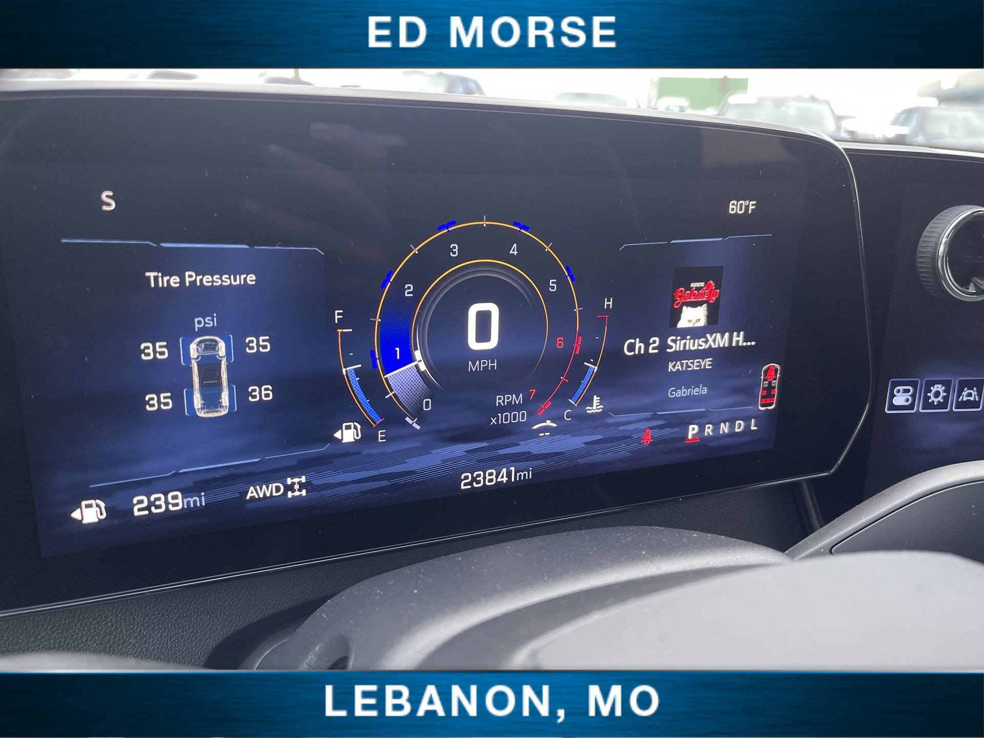 Used 2025 Chevrolet Traverse LT image 11