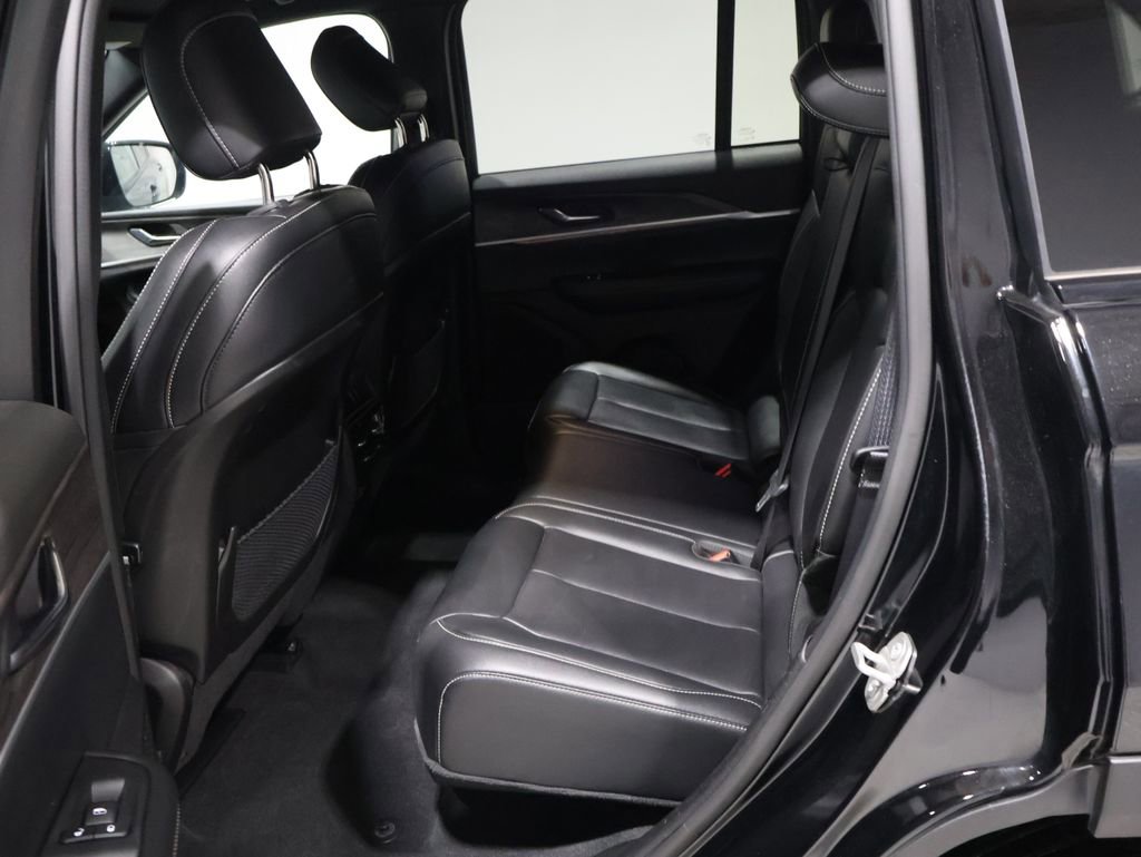 Used 2024 Jeep Grand Cherokee Limited image 15