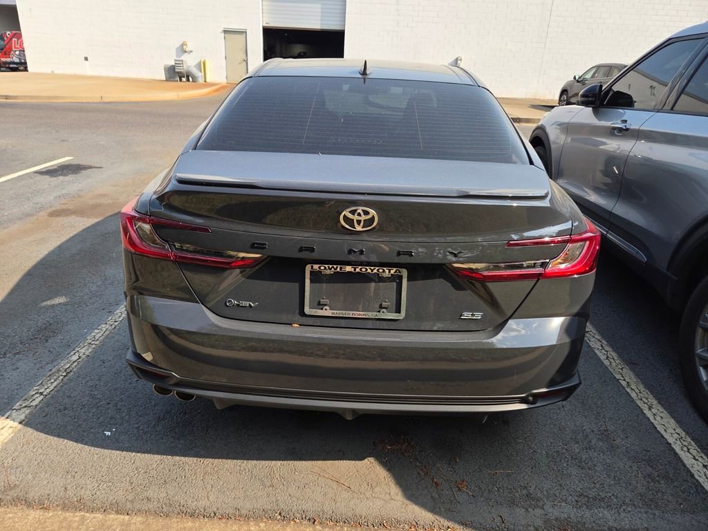 Used 2026 Toyota Camry SE FWD image 7