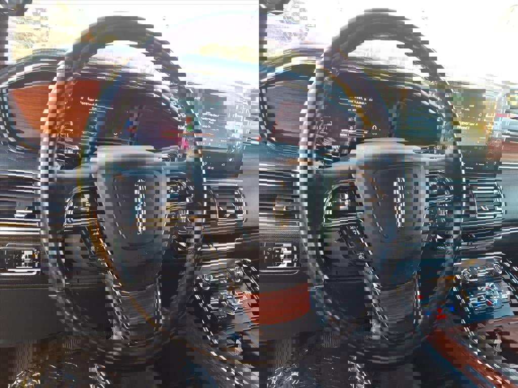 Used 2024 Lincoln Navigator Reserve image 9