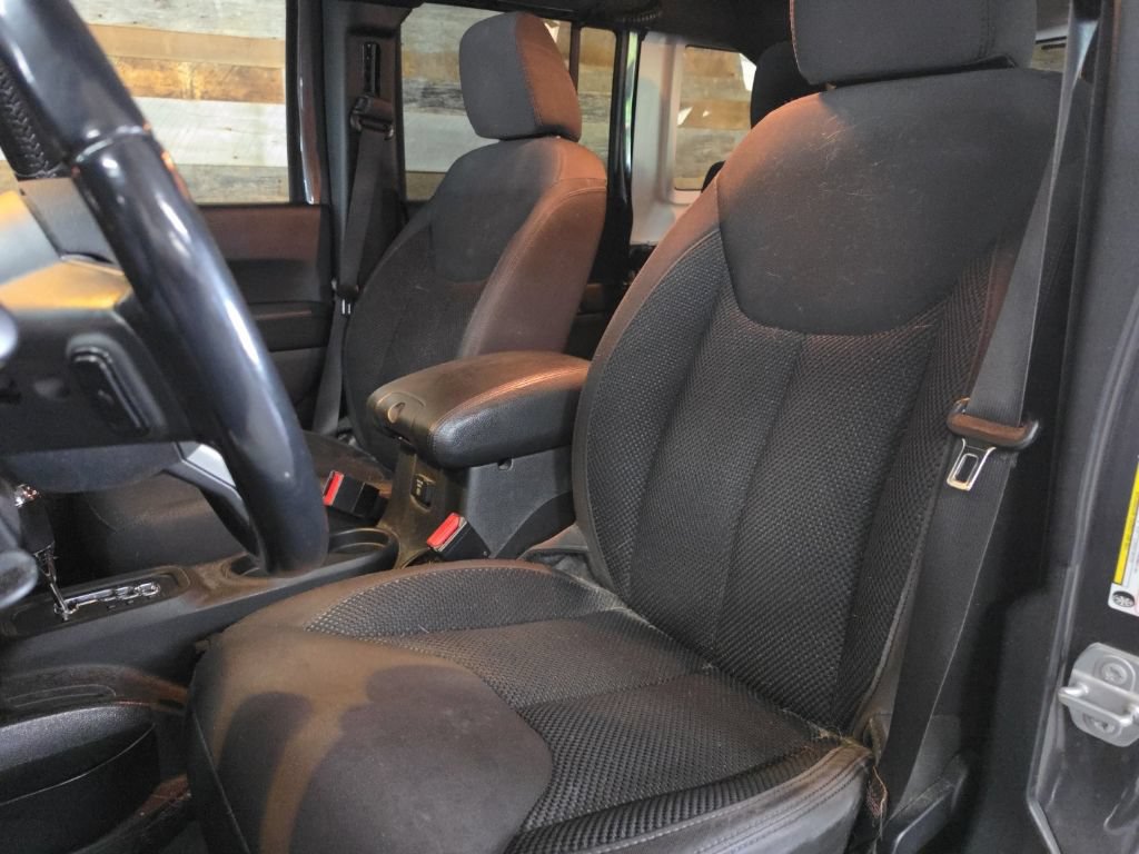 Used 2017 Jeep Wrangler Unlimited Sport AWD/4WD image 8