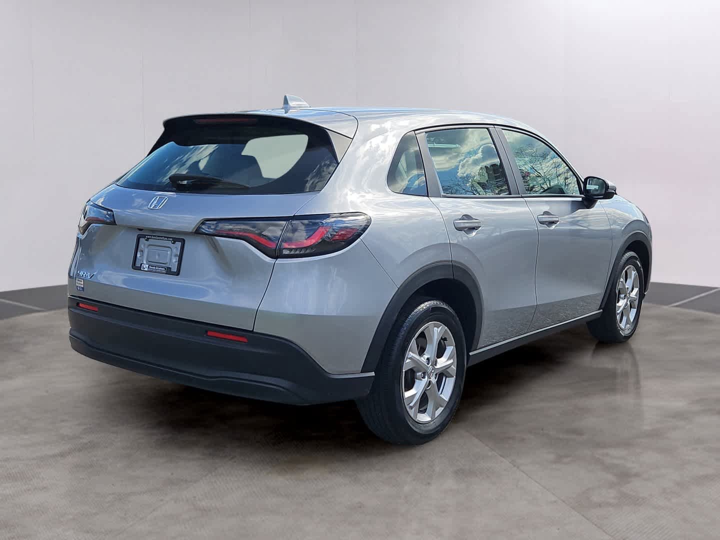 Certified 2023 Honda HR-V LX image 2