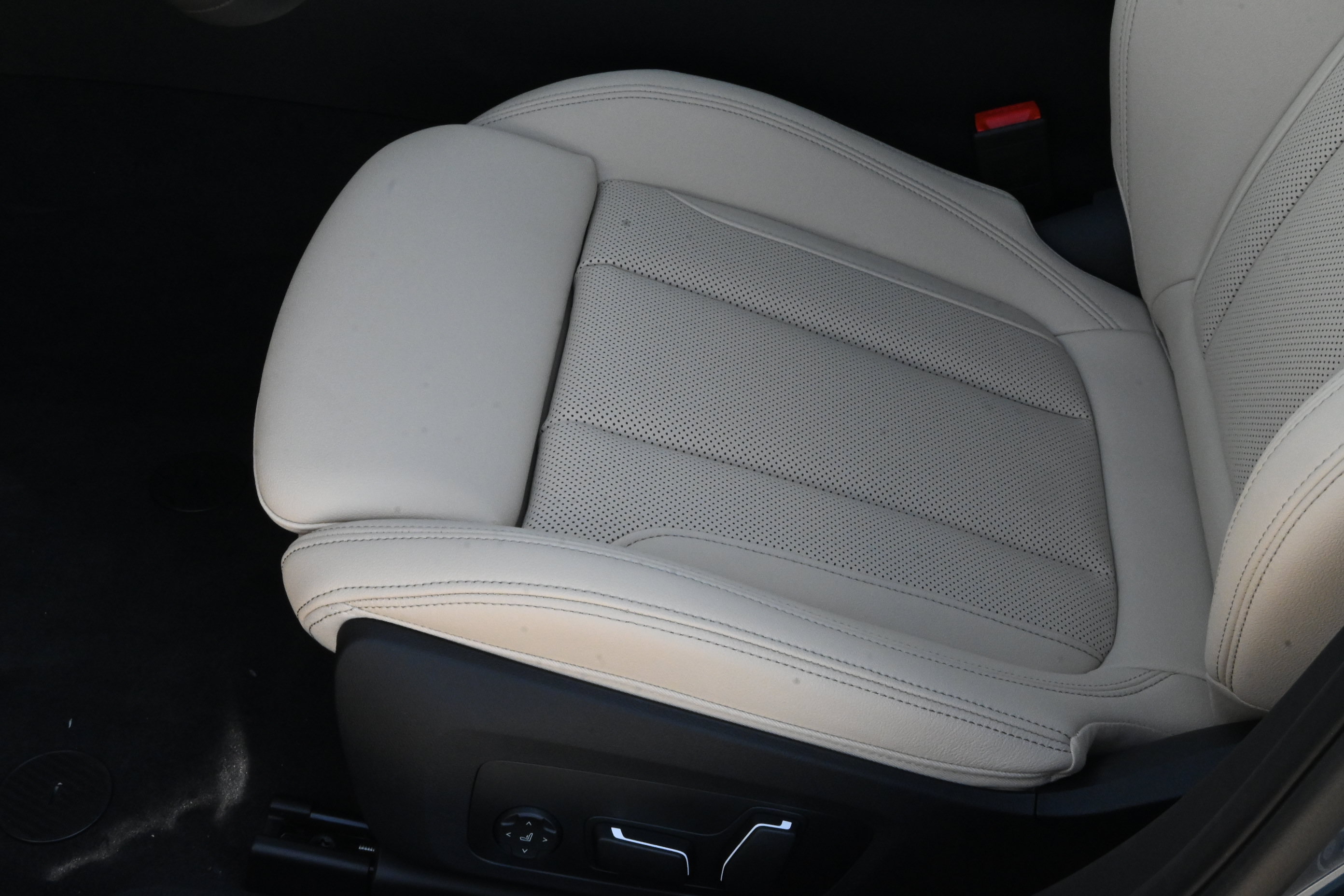 New 2026 BMW 330i Sedan w/ Premium Package RWD image 25