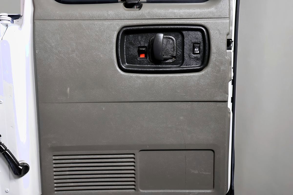 Used 2017 Chevrolet Express 2500 LS RWD image 15