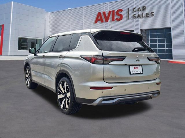 Used 2025 Mitsubishi Outlander SE AWD/4WD image 10
