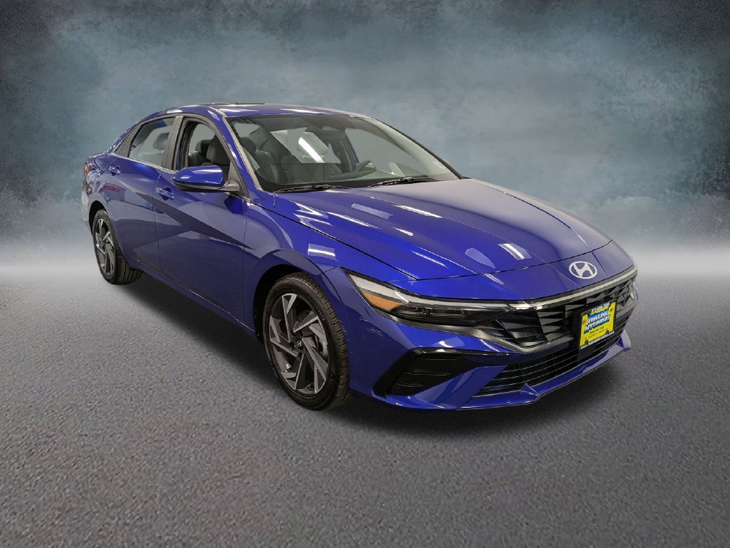 Certified 2025 Hyundai Elantra SEL w/ Cargo Package FWD image 3