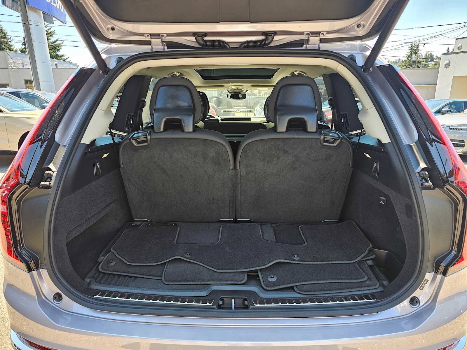 New 2026 Volvo XC90 B5 Plus image 16