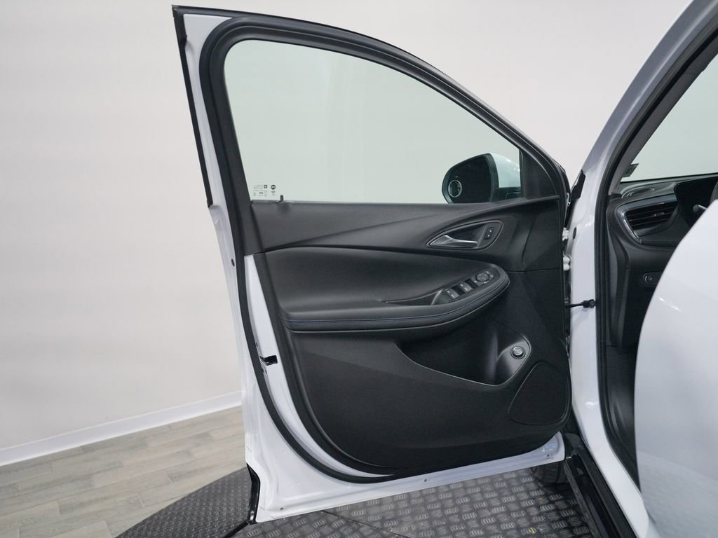Used 2025 Buick Encore GX Sport Touring w/ Comfort Package FWD image 10