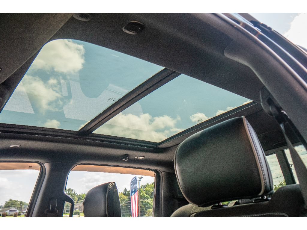 Used 2021 RAM 1500 Laramie w/ Sport Appearance Package AWD/4WD image 11
