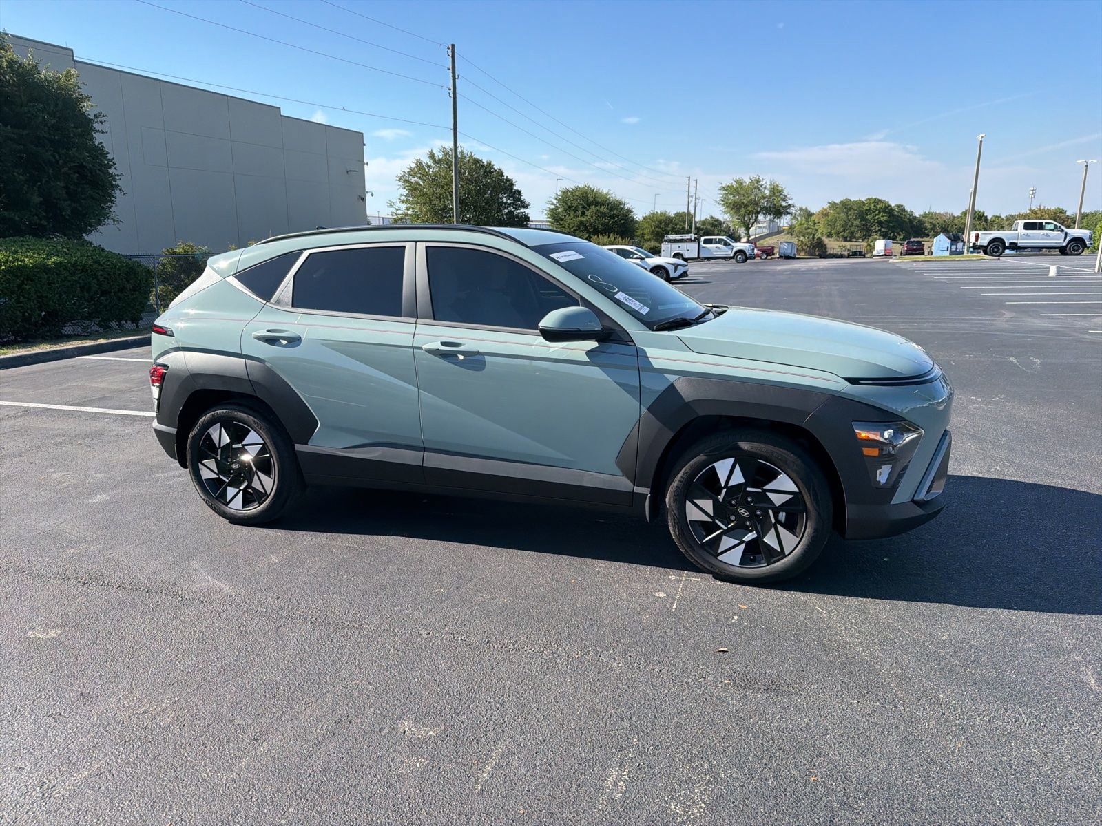 Used 2025 Hyundai Kona SEL image 2
