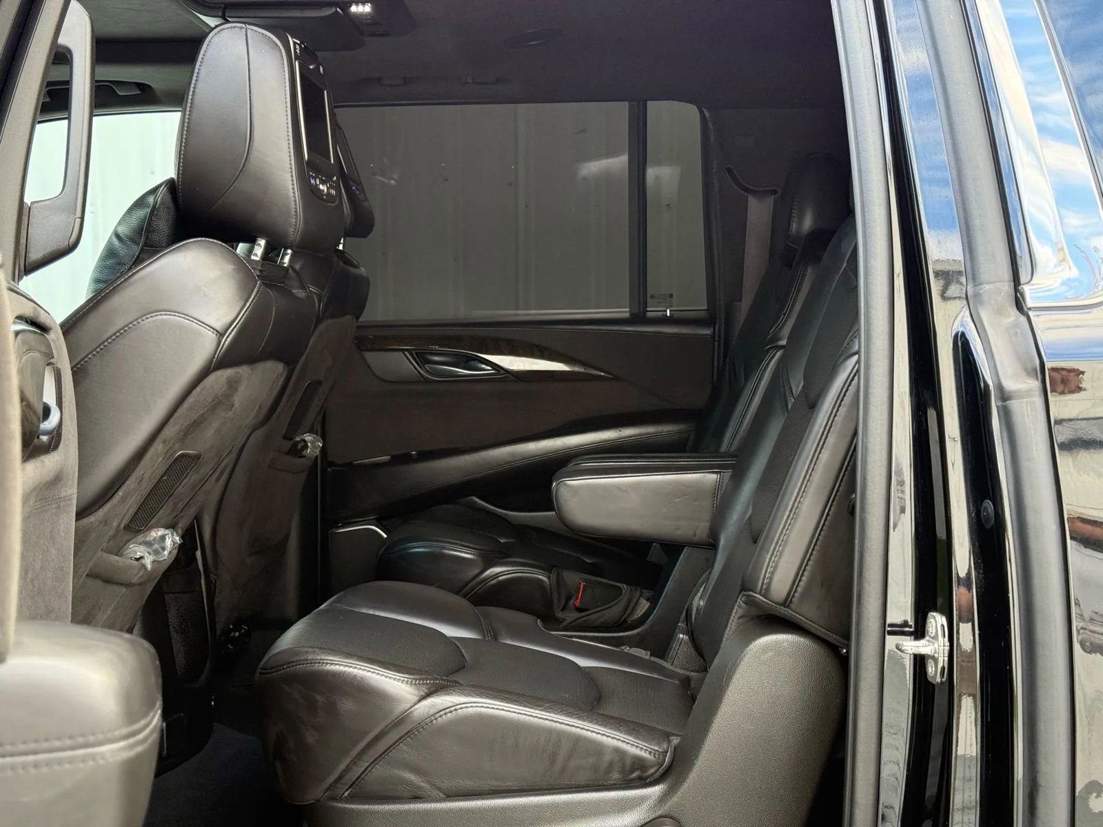 Used 2015 Cadillac Escalade ESV Platinum image 12