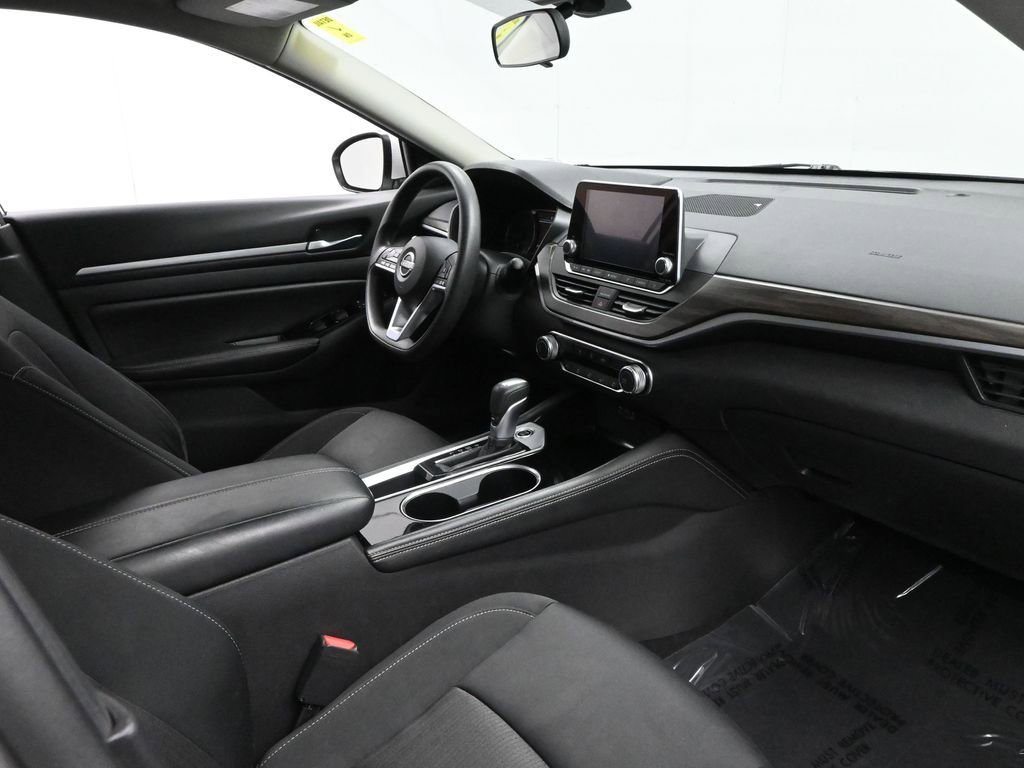 Used 2023 Nissan Altima 2.5 SV image 9